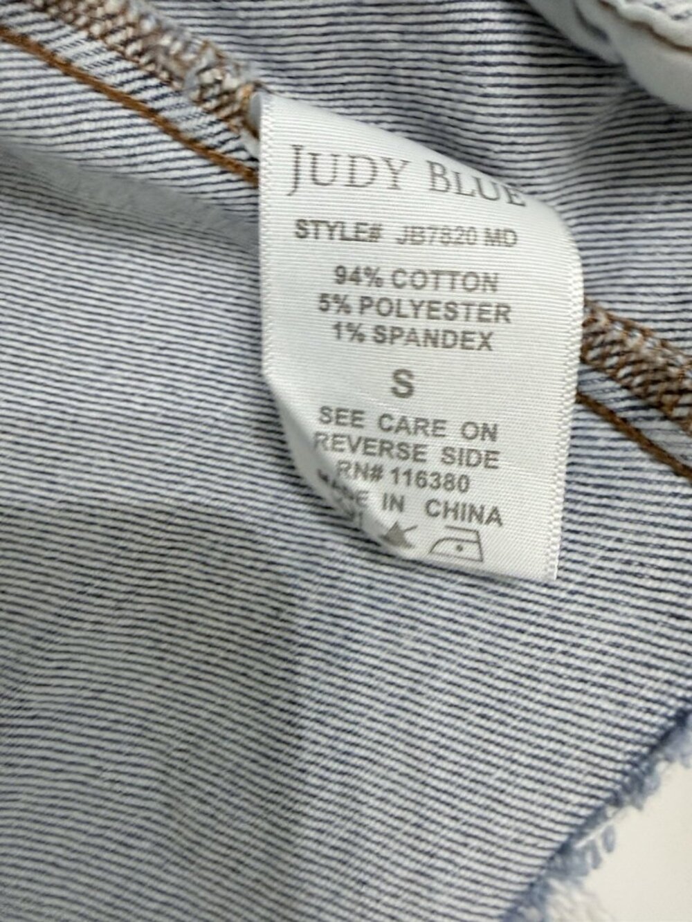 Judy Blue JB7820 MD HOWDY Cropped Distressed Raw Hem Denim Jacket Size Small - Picture 9 of 10